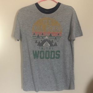 grey tee shirt